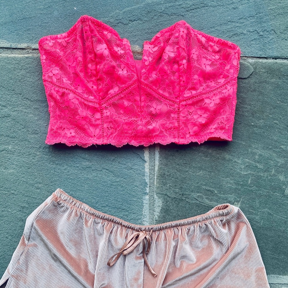 VS HOT PINK BRA